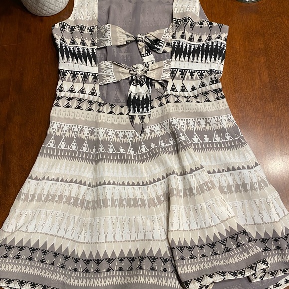 BCBGeneration Romper gray, purple, black, tan pattern. Size 0 - Picture 2 of 8